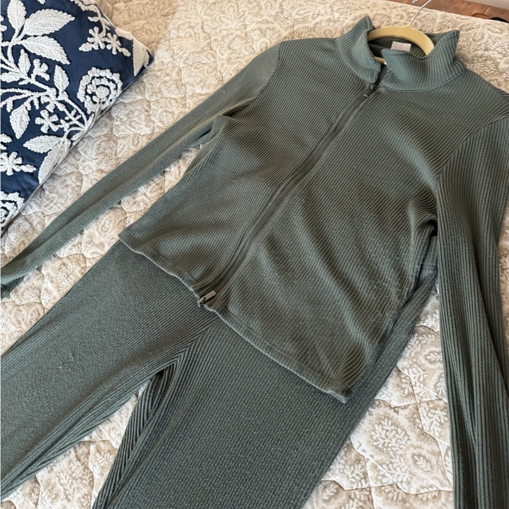 Olive Green Ribbed Two-Piece Set - Picture 2 of 7